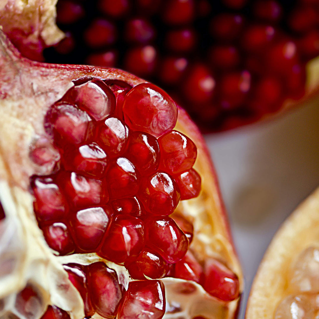 Pomegranate 24h Roll-On Deodorant - Image 9