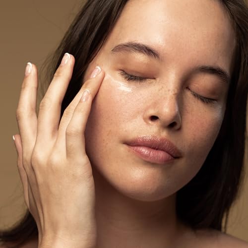 Kiwi Seed Oil Eye Cream - Image 4